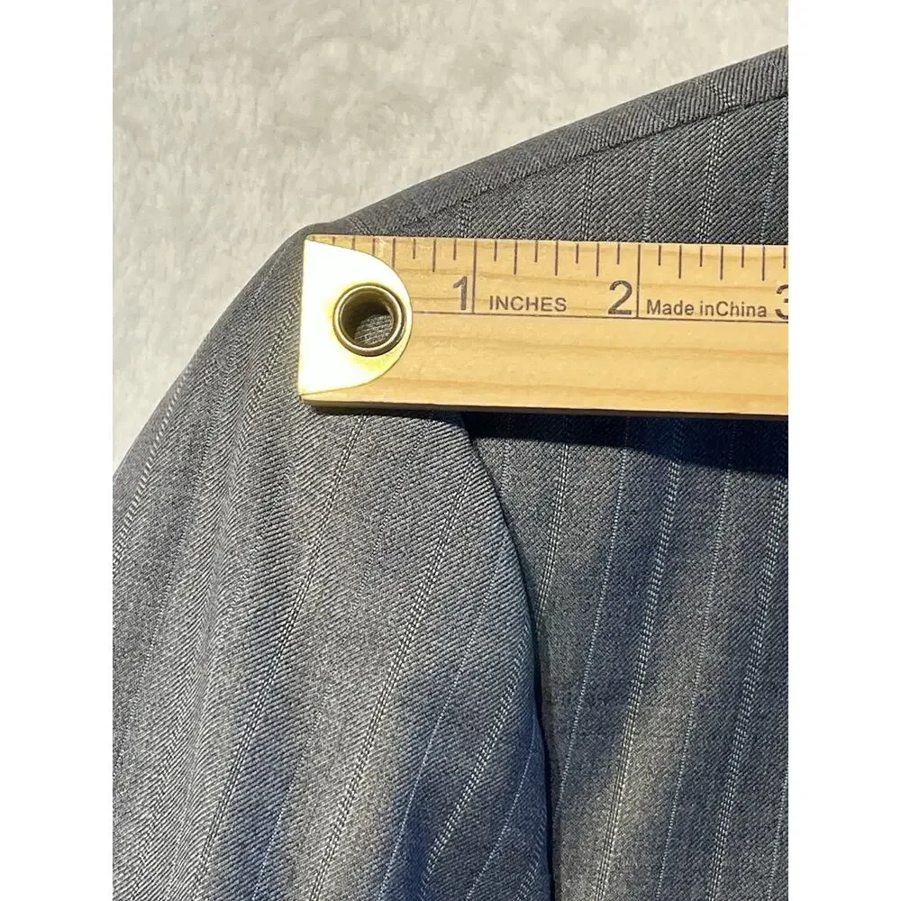 Hickey Freeman 44R 38x27 Gray with Ice Blue Multi-Stripe Quality Suit 3/2 Roll - Picture 8 of 16